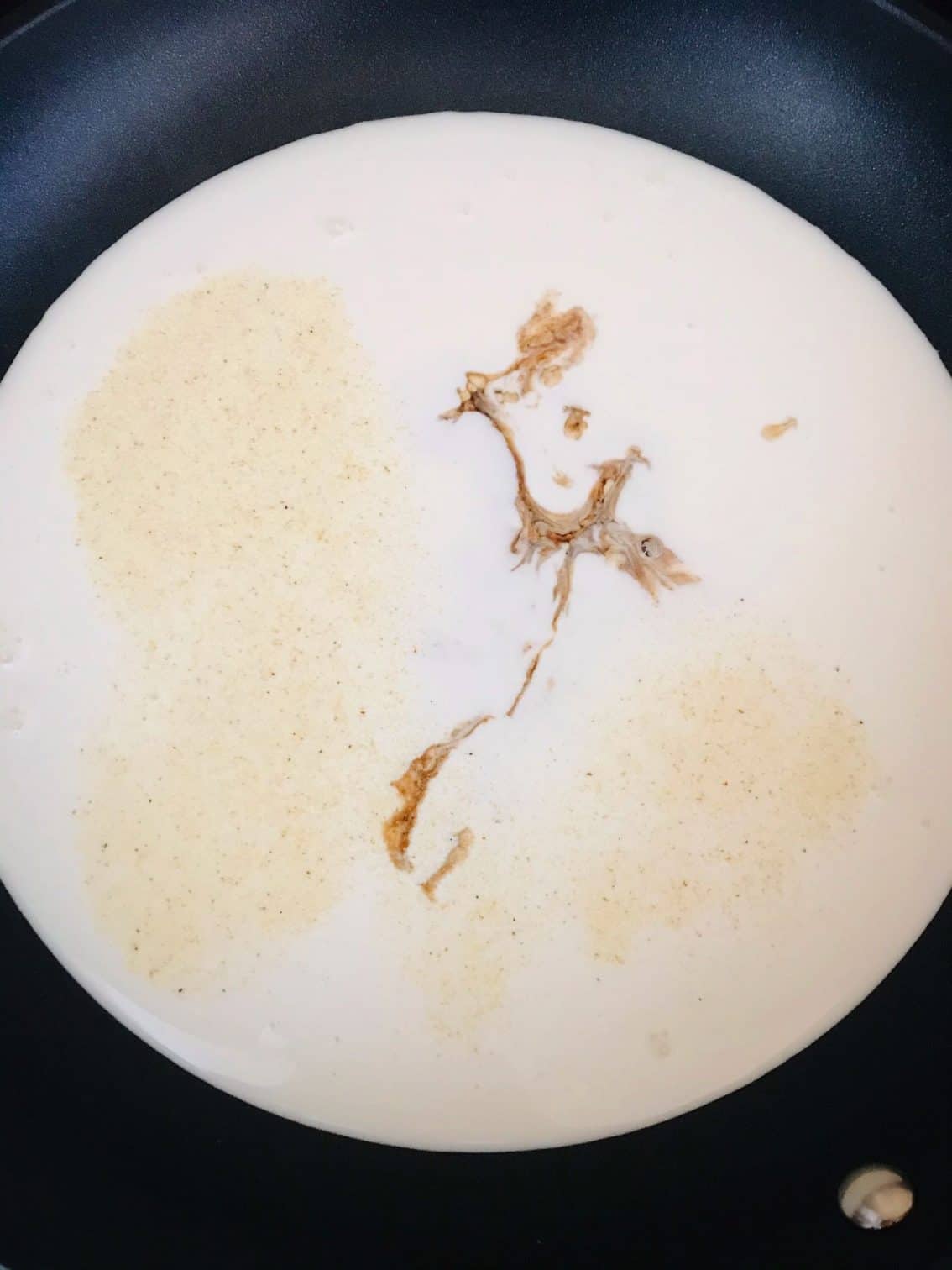 Sos de smantana cu parmezan si sos worcester