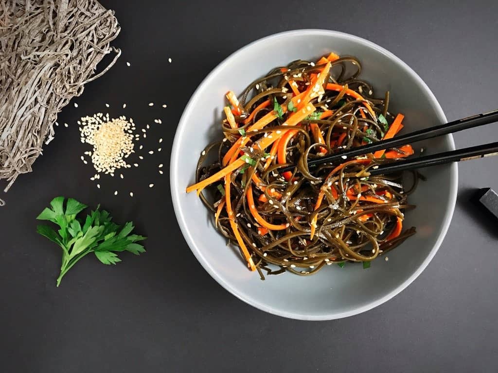 salata asiatica de alge cu morcov